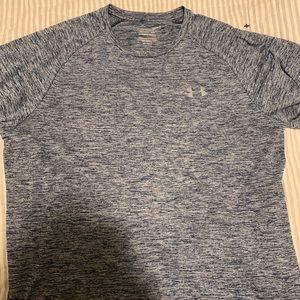 Under Armour heat gear tee like new